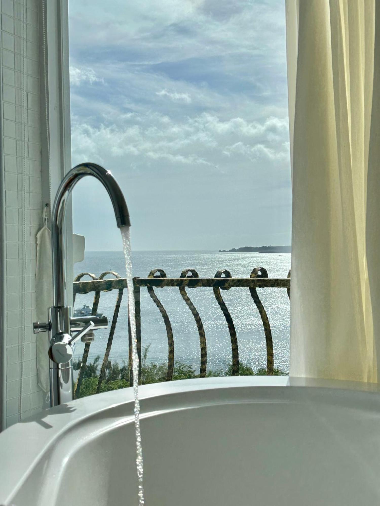 Kenting Nanwan Hotel 南灣飯店 Buitenkant foto